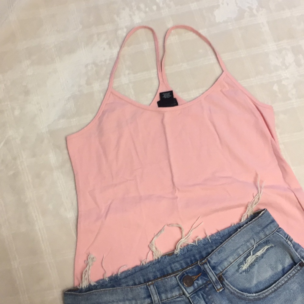 pink top